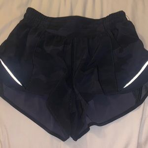 Lululemon Sz 2 Hotty Hot Shorts